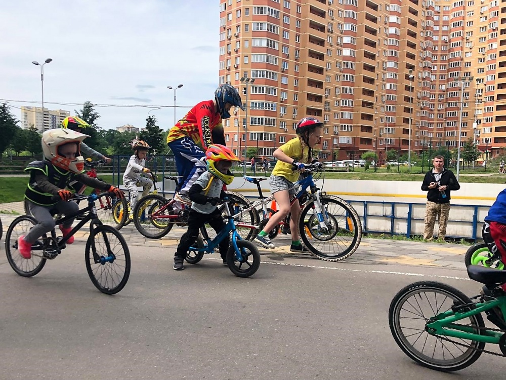 Соревнования по велоспорту в рамках спортивного праздника, посвященного Международному Дню защиты детей