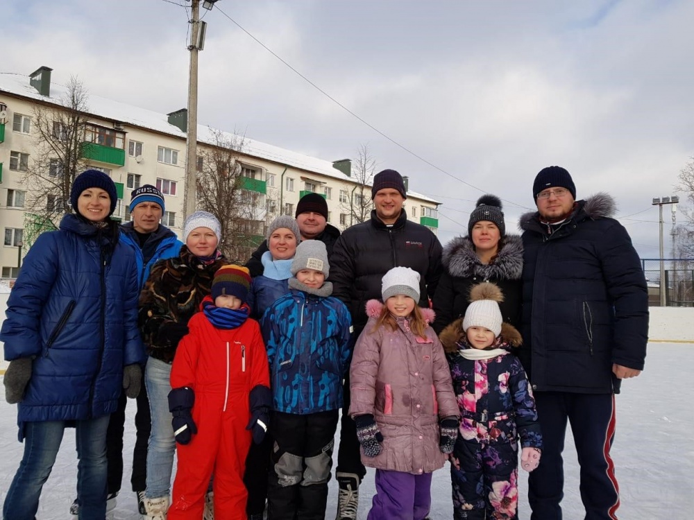 Участие команды «Сосенского центра спорта» в Окружных отборочных соревнованиях «Зимние забавы» для семейных команд.
