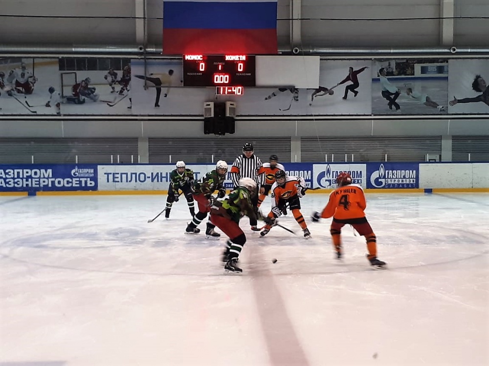 Победа хоккеистов Сосенского центра спорта